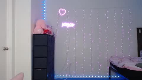 Snapshot of bellamonroee chatting on 10, 3, 2025 Bella Monroe online show from 10, 3, 2025