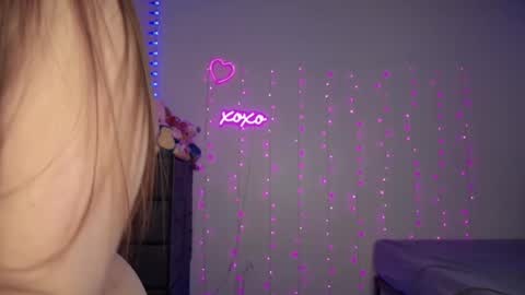 Snapshot of bellamonroee chatting on 19, 9, 2025 Bella Monroe online show from 19, 9, 2025