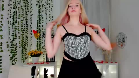 Snapshot of bellamontgomery chatting on 9, 2, 2026 Bella online show from 9, 2, 2026