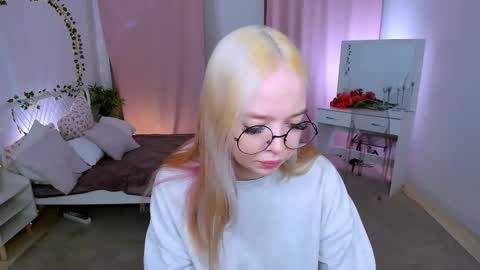 Bella online show from 25, 3, 2026