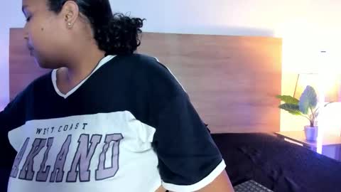 Bella Nix big tits online show from 18, 3, 2026