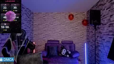   online show from 24, 10, 2025