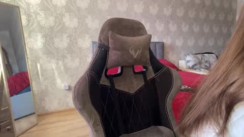 bellaparker_ online show from 24, 2, 2025