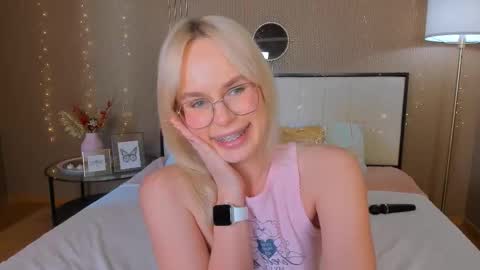 Snapshot of bellatip chatting on 3, 2, 2026 Bella online show from 3, 2, 2026