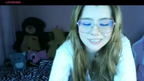 Snapshot of bellatrix_colen chatting on 16, 7, 2026 Aleja online show from 16, 7, 2026