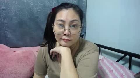 Snapshot of bellbabe chatting on 4, 10, 2025 Bella online show from 4, 10, 2025