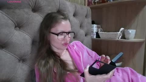 Amelia online show from 7, 4, 2026