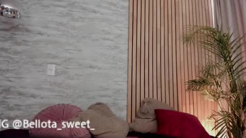 Snapshot of bellota_sweet chatting on 2, 3, 2025  Bella  online show from 2, 3, 2025
