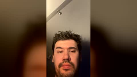 Snapshot of bendumont142 chatting on 26, 2, 2026 bendumont142 online show from 26, 2, 2026