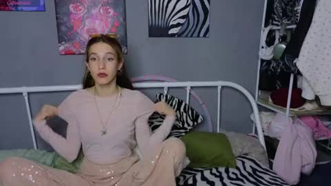 KENDALL  NATHAN online show from 31, 5, 2026