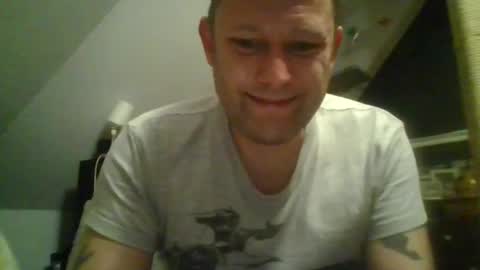 Snapshot of benizio_ chatting on 7, 1, 2025 benizio online show from 7, 1, 2025