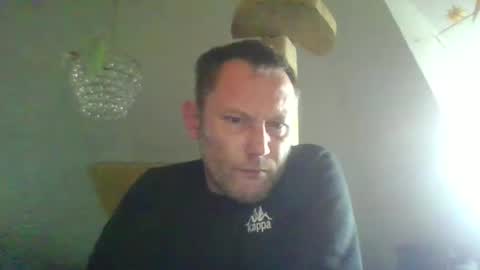 Snapshot of benizio_ chatting on 12, 2, 2025 benizio online show from 12, 2, 2025