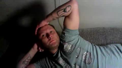 Snapshot of benizio_ chatting on 28, 9, 2025 benizio online show from 28, 9, 2025