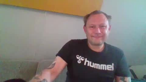 Snapshot of benizio_ chatting on 31, 3, 2026 benizio online show from 31, 3, 2026