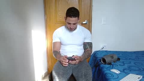 Snapshot of benjamin_isaac chatting on 4, 1, 2025 benjamin_isaac online show from 4, 1, 2025