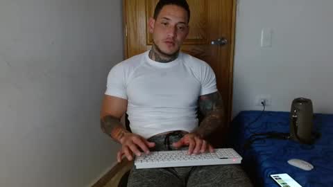 Snapshot of benjamin_isaac chatting on 4, 1, 2025 benjamin_isaac online show from 4, 1, 2025