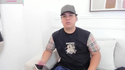 Snapshot of bennett_alejoo chatting on 11, 9, 2025 bennett_alejoo online show from 11, 9, 2025