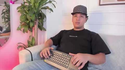 Snapshot of bennett_alejoo chatting on 12, 9, 2025 bennett_alejoo online show from 12, 9, 2025