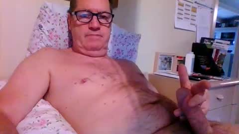 bennybutterfly007 online show from 28, 2, 2025