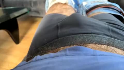 Snapshot of benz10001 chatting on 8, 12, 2024 benz10001 online show from 8, 12, 2024