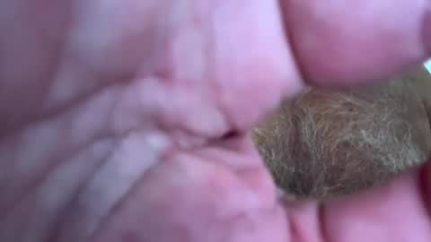 Snapshot of benz10001 chatting on 5, 1, 2025 benz10001 online show from 5, 1, 2025