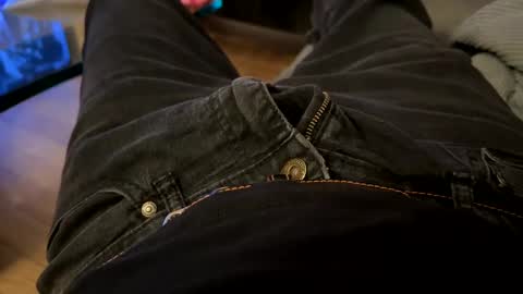 Snapshot of benz10001 chatting on 19, 1, 2025 benz10001 online show from 19, 1, 2025