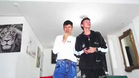 Snapshot of benz_boys chatting on 17, 10, 2025 benz boys online show from 17, 10, 2025