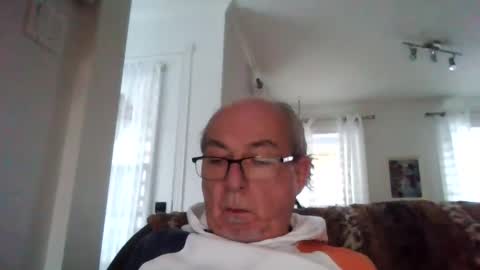 bernard1102 online show from 31, 12, 2024