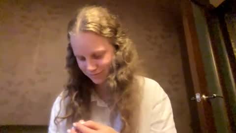 Sophia online show from 10, 10, 2025