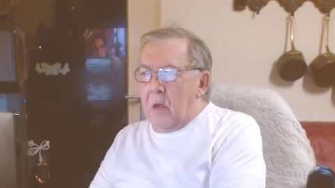 Snapshot of best127 chatting on 9, 2, 2025 jean online show from 9, 2, 2025