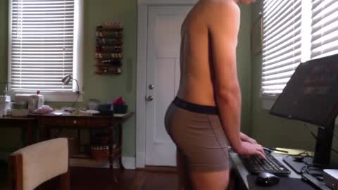 Snapshot of best_triam chatting on 5, 1, 2025 best_triam online show from 5, 1, 2025