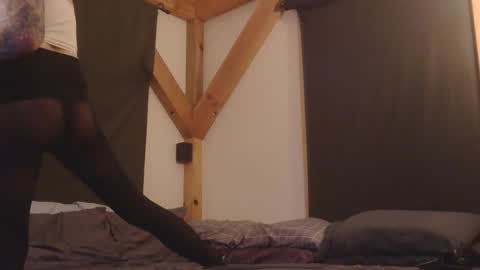 Snapshot of betsybradcock chatting on 8, 2, 2026 Betsy online show from 8, 2, 2026