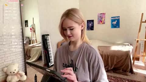 Hinata online show from 13, 3, 2026