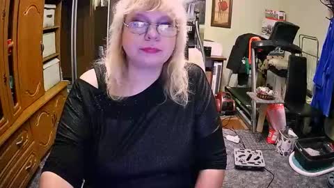 BeverlyCynia online show from 27, 9, 2025