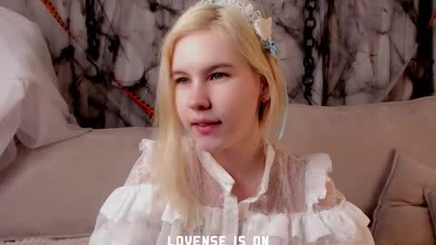 Eliz online show from 6, 11, 2025