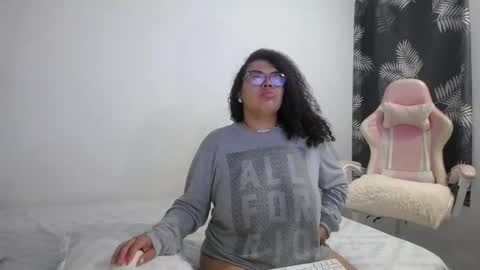 Bianca Tuesday to Sunday from 2am to 6am UTC-5 online show from 13, 1, 2026