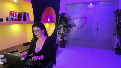 Snapshot of biancaroyalle chatting on 24, 4, 2026 Bianca Royalle online show from 24, 4, 2026