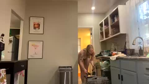 Snapshot of bibaby_ellie_ chatting on 11, 10, 2025 Ellie  online show from 11, 10, 2025