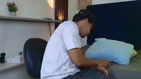 Snapshot of bick_jhonn chatting on 19, 6, 2026 Bick Khonn online show from 19, 6, 2026