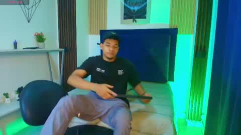 Snapshot of bick_jhonn chatting on 29, 6, 2026 Bick Khonn online show from 29, 6, 2026