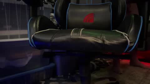 Snapshot of big_bent_cock chatting on 23, 10, 2025 Big Bent Cock online show from 23, 10, 2025