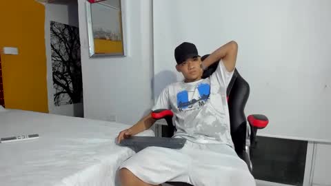 Snapshot of big_jhoonss_ chatting on 9, 10, 2025 big_jhoonss_ online show from 9, 10, 2025
