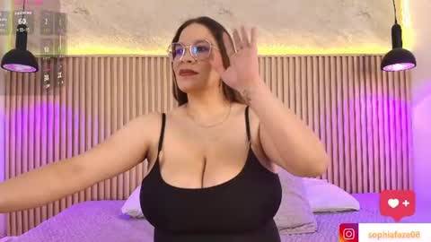 Snapshot of big_tits_in_your_face chatting on 16, 7, 2026 Tell me Sophia online show from 16, 7, 2026