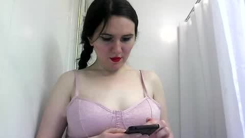 Isabella online show from 9, 3, 2025