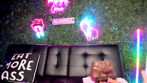 Snapshot of bigbuttsarena chatting on 13, 12, 2024 bigbuttsarena online show from 13, 12, 2024
