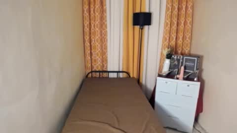 BABY LEXIE online show from 22, 3, 2026