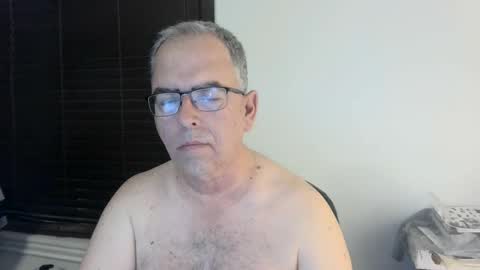 Snapshot of bigdylan17 chatting on 9, 12, 2024 Dylan 56 Taleah 53 online show from 9, 12, 2024