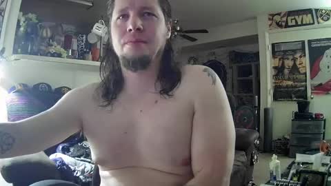 biggerisbetter21 online show from 25, 1, 2025