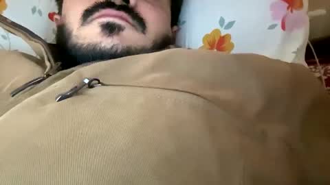 Snapshot of bighandsomesatisfy chatting on 5, 2, 2025 bighandsomesatisfy online show from 5, 2, 2025