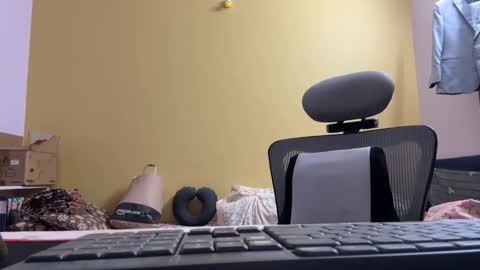 bighandsomesatisfy online show from 5, 4, 2026